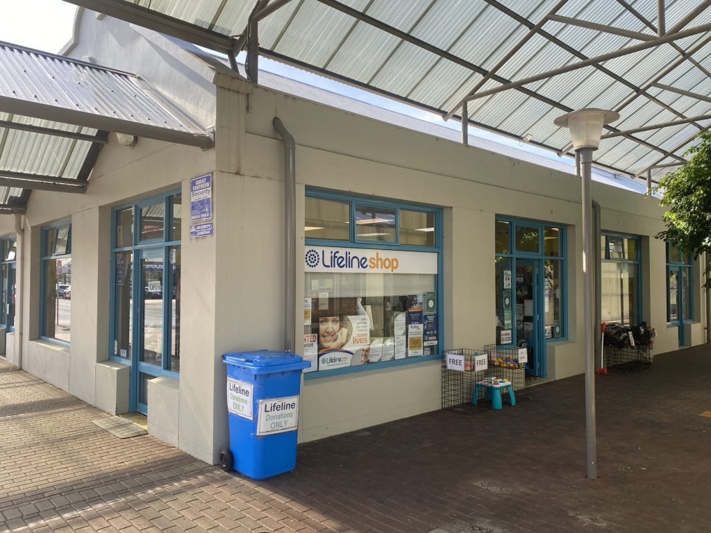 Communicative and honest property