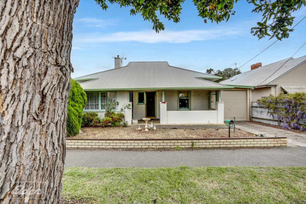 Vendor Victor Harbor property
